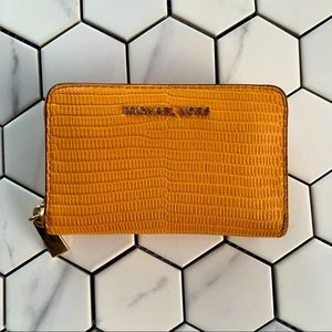 Michael Kors Wallet Brand New